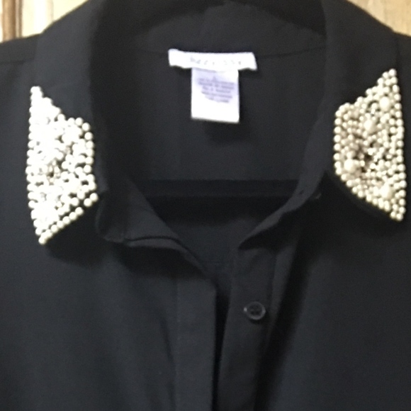 Top - Picture 2 of 4